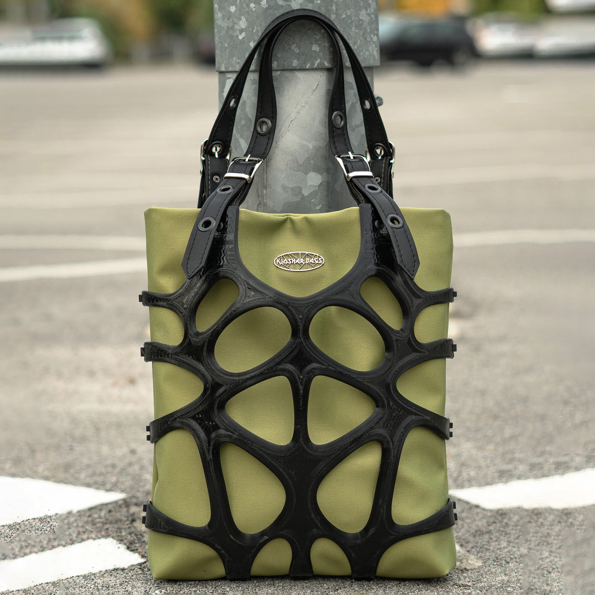 "ALIEN" green / black